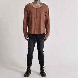 ONE TEASPOON Mens Mr Valentine Long Sleeve Camel Color Tee Shirt NWT Size Medium